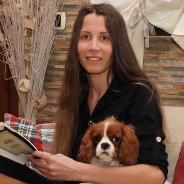 Guendalina Middei, star dei social con lo pseudonimo ‘Professor X’, incontra i lettori a Recanati