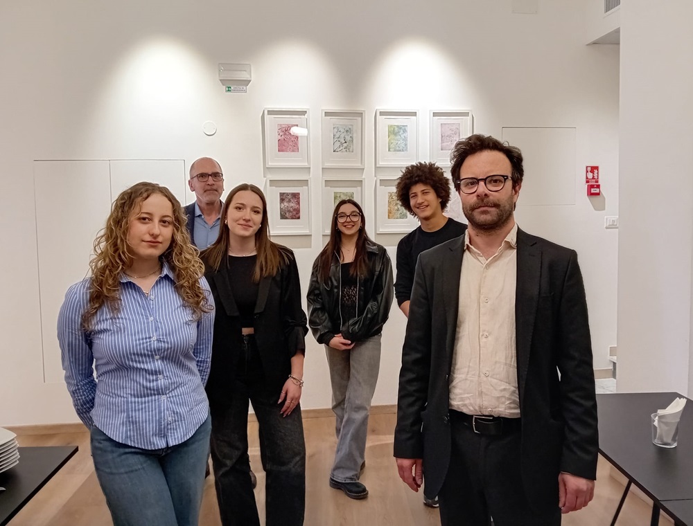Un segno inciso sul futuro: in mostra le opere di quattro giovani artisti del Liceo Leopardi