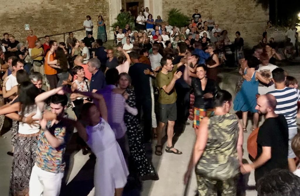 Sempre più pubblico a Due passi nel Folk 2025