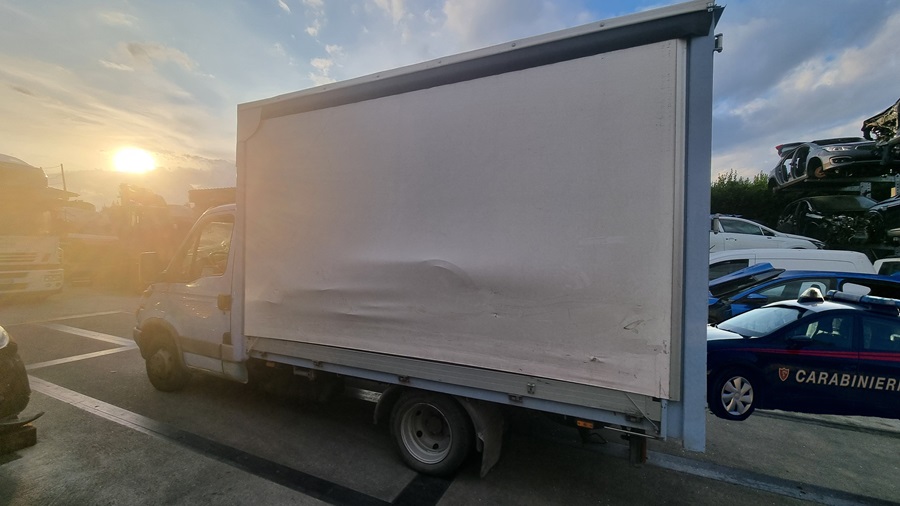 Macerata – 9 arresti in flagranza di reato per il furto di cavi in rame presso un impianto fotovoltaico.