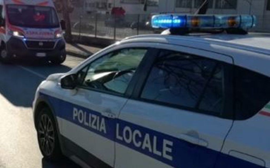 Recanati. Bimba investita davanti alla scuola di Pittura del Braccio: trasportata in ospedale per accertamenti
