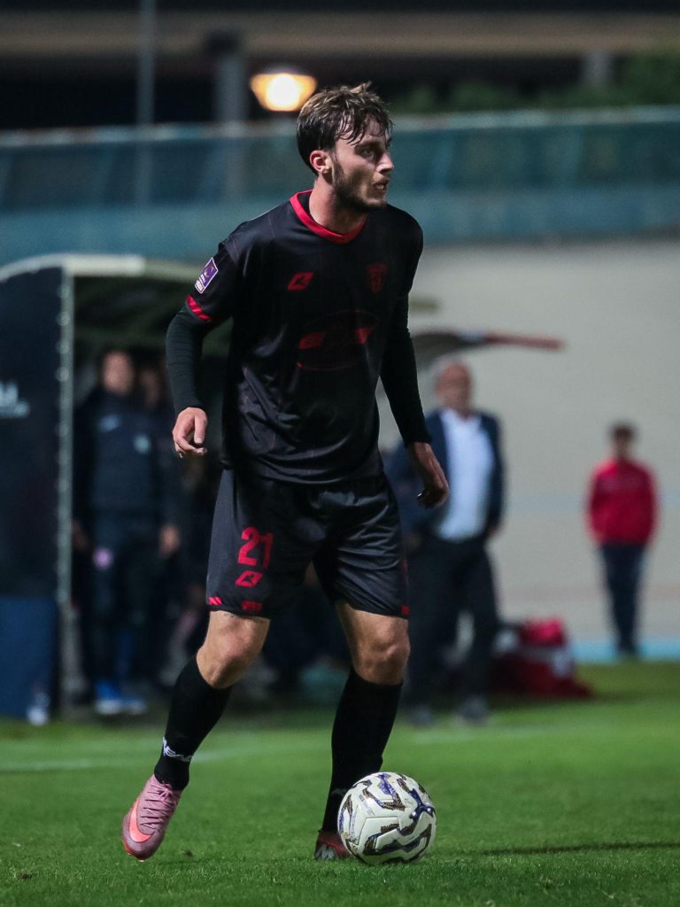 Un altro colpo alla Recanatese, arriva il centrocampista Scorza