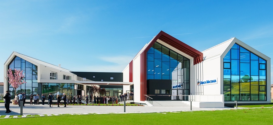 Nuovi dipendenti da Recanati, Civitanova Marche e Camerino a Banca Macerata