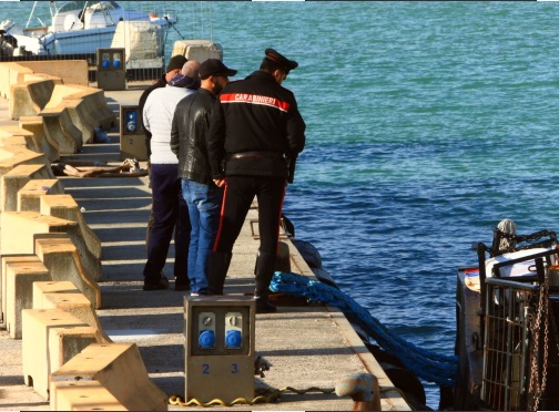 CIVITANOVA MARCHE – Drammatica e serrata la caccia al giovane scomparso al porto
