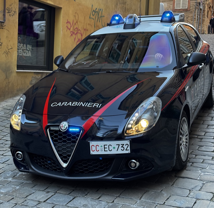 Macerata – arrestato un uomo per violenza e altri reati commessi a bordo di un autobus.
