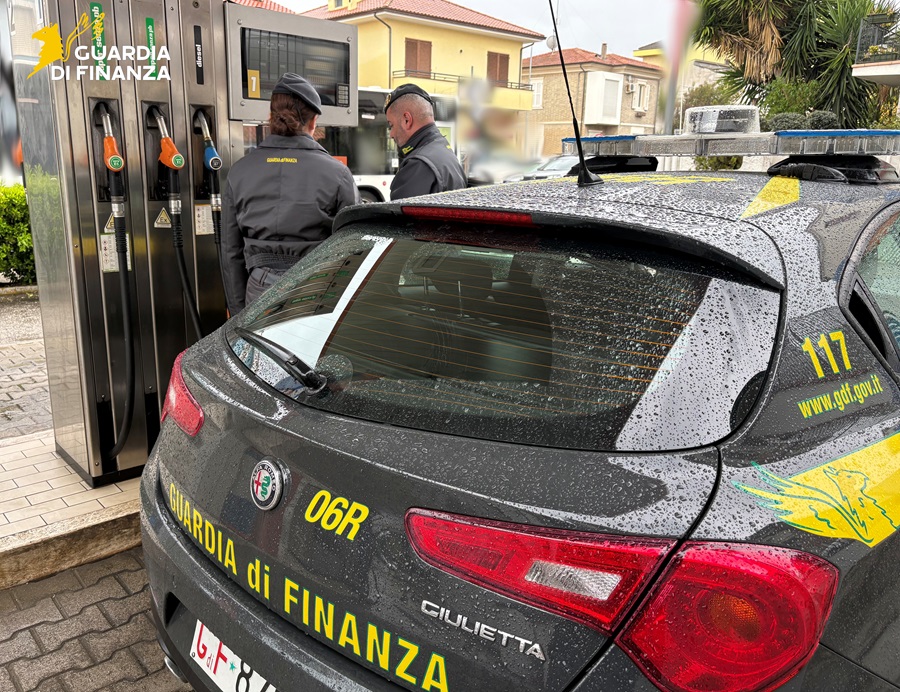 GdiF Macerata: scoperta frode nel settore dei carburanti e dei prodotti energetici. Denunciato un imprenditore