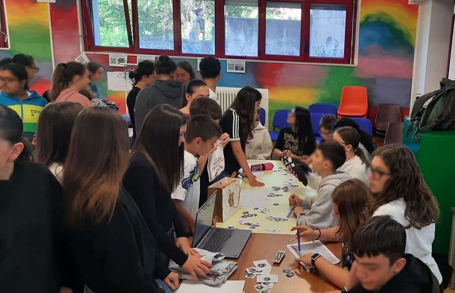 Recanati. La scuola Patrizi educa alla sostenibilità: successo per il progetto “Swap School” con Poliarmadio