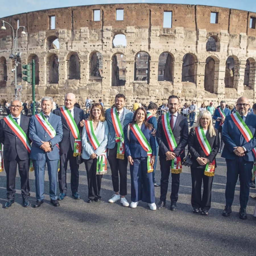 Anche il sindaco di Recanati alla parata del 2 Giugno a Roma insieme ai primi cittadini delle Marche