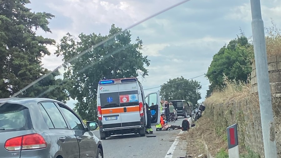 Recanati, schianto mortale sulla Statale 77: perde la vita un motociclista