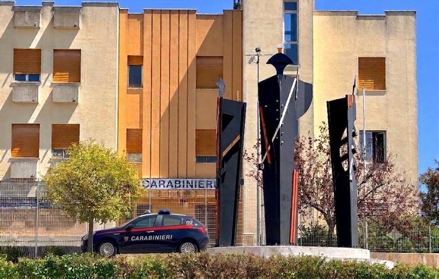 Macerata, caos nel reparto di psichiatria dell’ospedale: due pazienti aggrediscono il personale e danneggiano la struttura. Denunciati dai Carabinieri