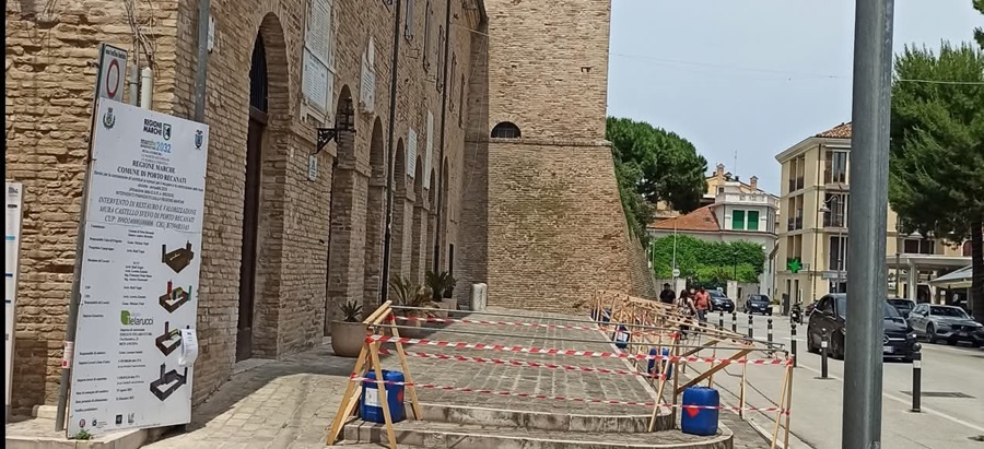 Castello Svevo, affondo delle opposizioni: «Michelini continua a raccontare bugie ai cittadini»