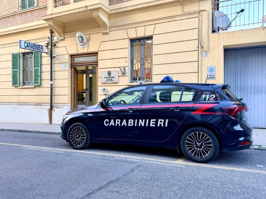 Contrasto allo spaccio tra i giovanissimi: l’Arma dei Carabinieri smantella rete di acquisti collettivi via social, tre denunce