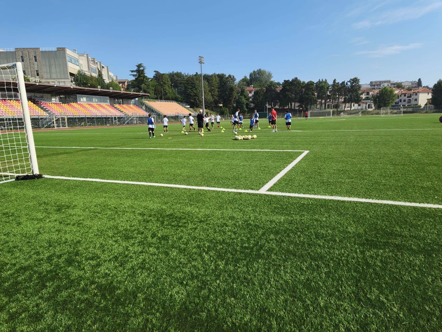 Recanati. allo Stadio Tubaldi nuovo intervento sul manto sintetico: 12.749 euro per la riomologazione