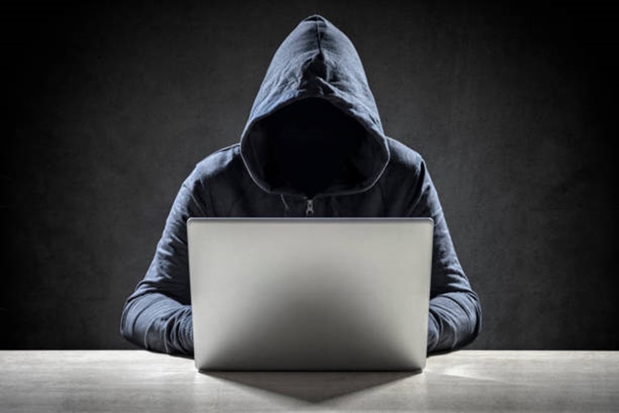 A Porto Recanati gli anonimi della tastiera forniscono consigli un po’ troppo di parte