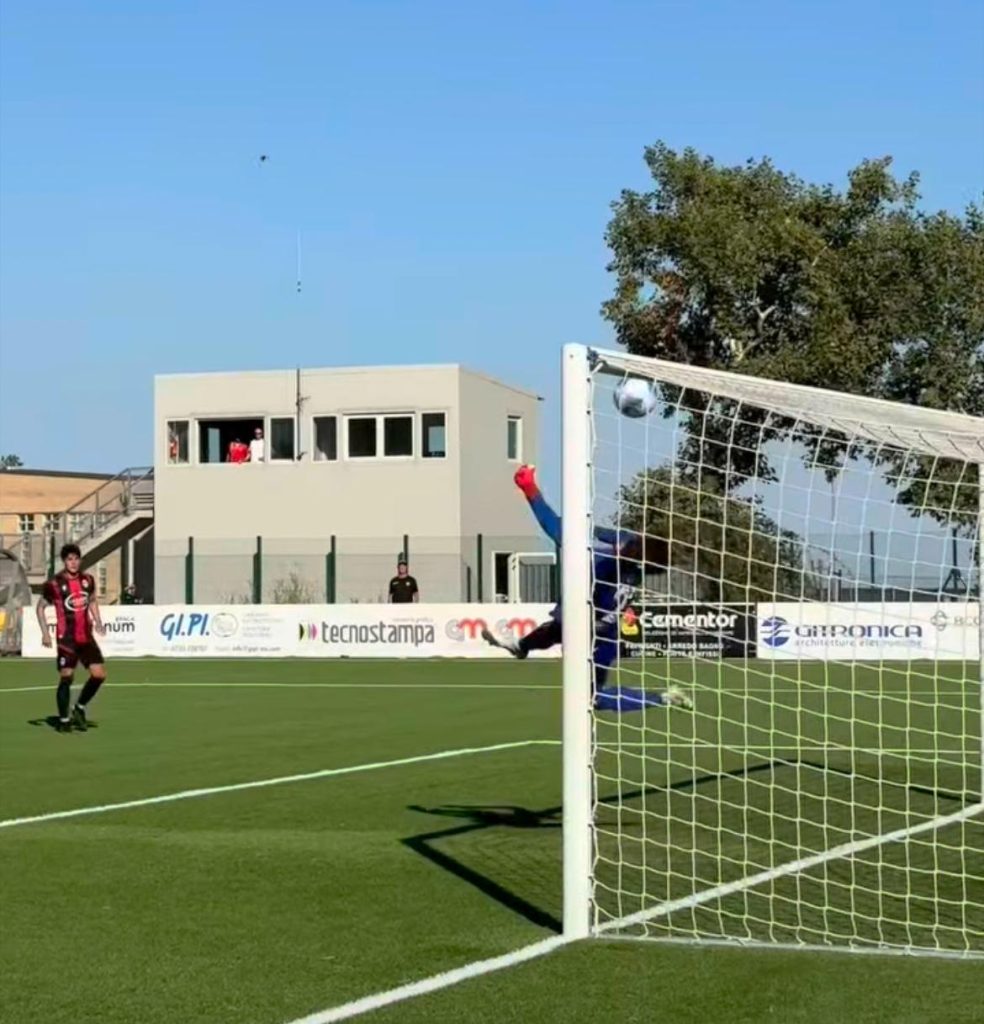 Tre giovani della Recanatese volano nei prof, anticipata a sabato la trasferta con la Santegidiese