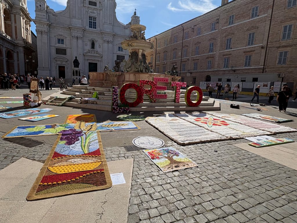Le Social Catenelle a Loreto per l’Infiorata all’Uncinetto