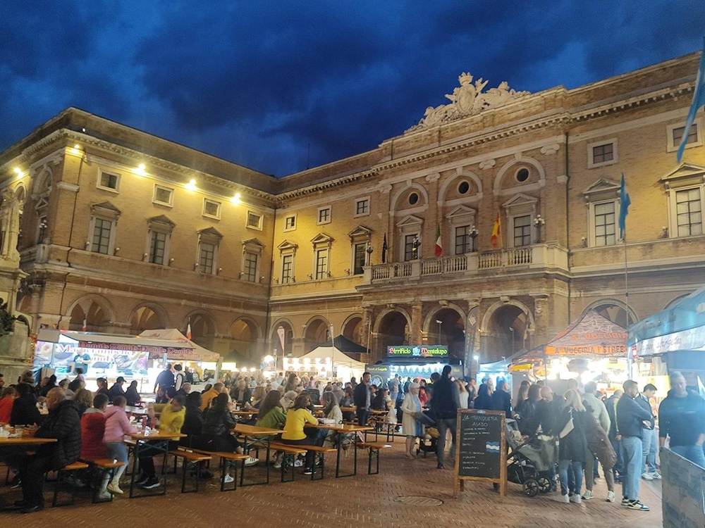 STREET FOOD, UN RINVIO SENZA DATA E SENZA COMUNICATO