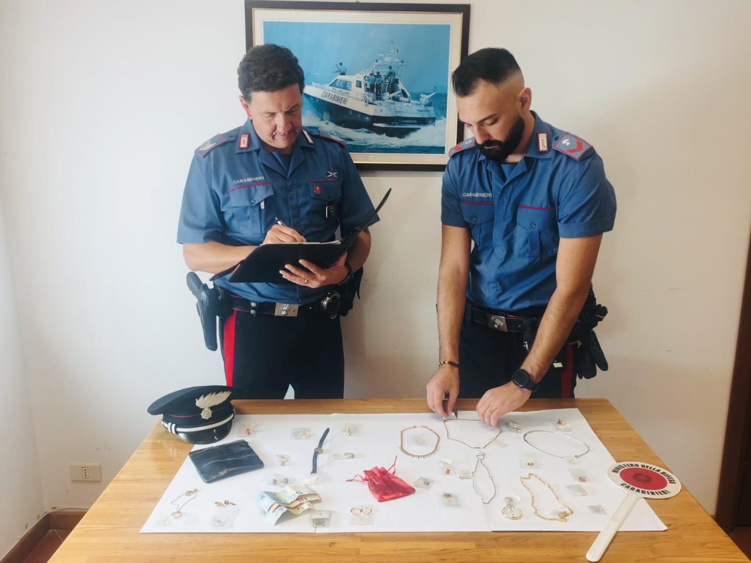 Castelfidardo – Oro per 7mila euro nascosto sotto il sedile dell’auto, 40enne denunciato per ricettazione