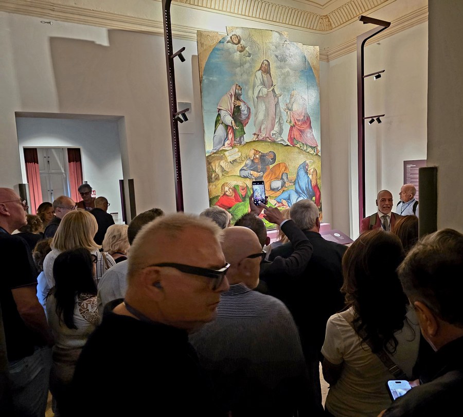 I Lions ai Musei Civici di Villa Colloredo Mels davanti alla Trasfigurazione di Lorenzo Lotto