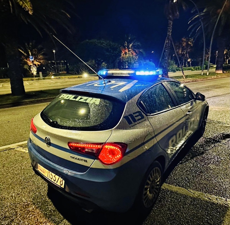 Civitanova, anziano di 89 anni scomparso dal Fermano: ritrovato nella notte in auto dalla Polizia