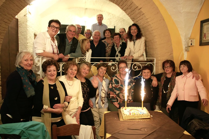 Potenza Picena, i nati del 1950 si ritrovano per una serata all’insegna dei ricordi e dell’amicizia