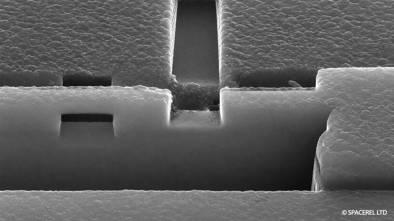 FIB cross-section of a semiconductor device structure