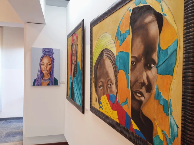 Inauguración de la exposición “EmocionArte” de la pintora Ángeles Díaz León