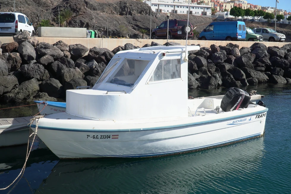 Puertos Canarios convoca una subasta pública de once embarcaciones