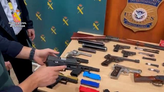 Detenido en Madrid por traficar con armas cuyos componentes compraba en internet
