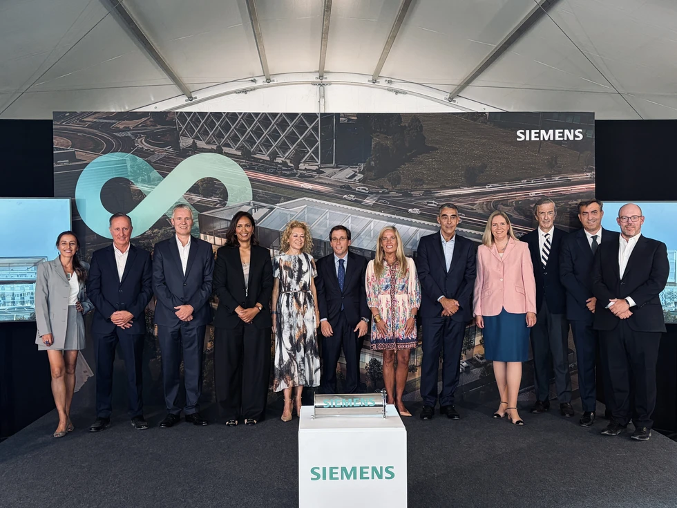 Colocación de la primera piedra del nuevo campus inteligente de Siemens en Madrid