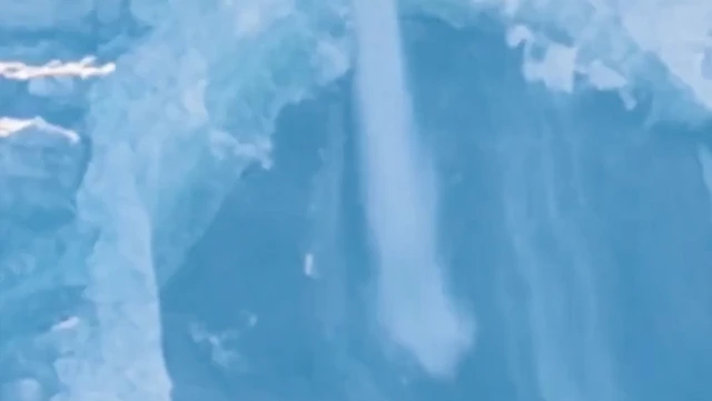 Momento exacto del colapso del glaciar que desató la tragedia en China y Nepal