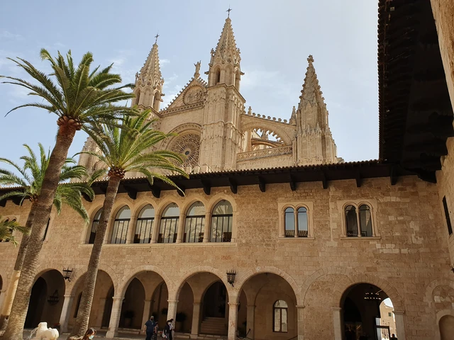 El Palacio Real de La Almudaina cierra para completar su reforma integral