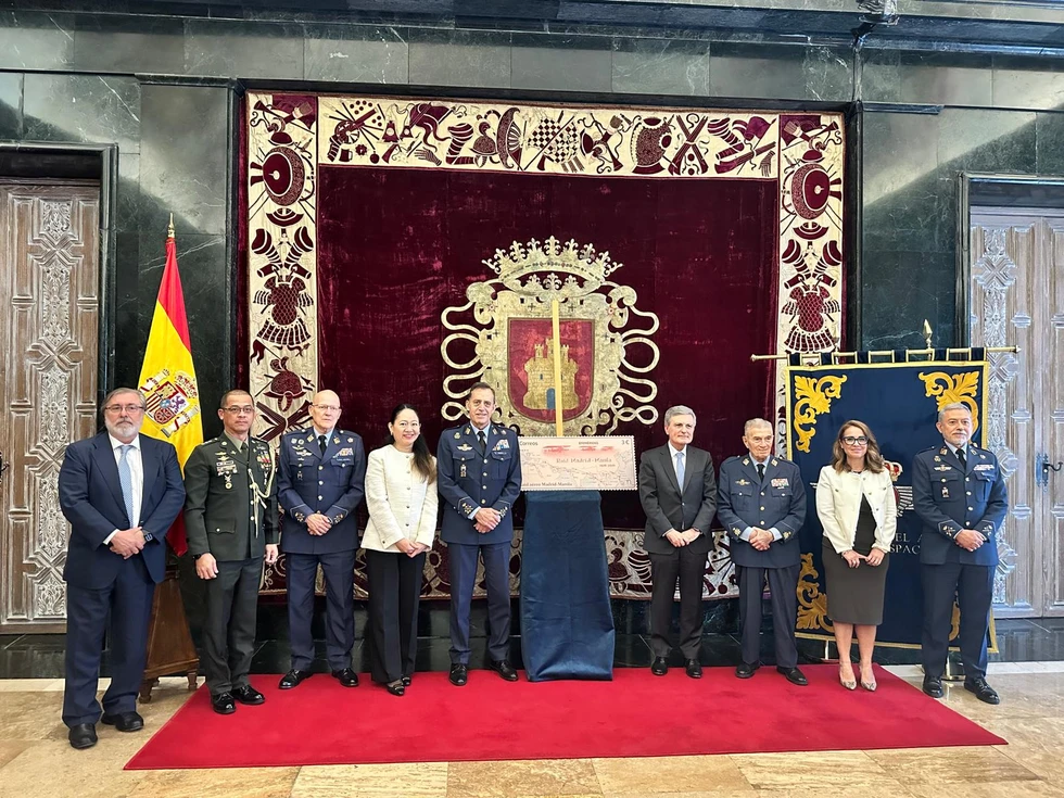 Correos presenta un sello que conmemora el Centenario del Raid aéreo Madrid-Manila 1926-2026