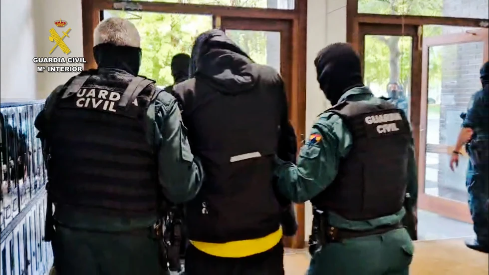 La Guardia Civil detiene a cinco personas vinculadas a un grupo violento juvenil denominado ‘015’ en Vitoria-Gasteiz