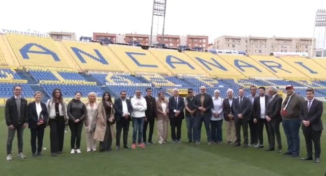 La delegación marroquí de Souss Massa visita el Estadio de Gran Canaria