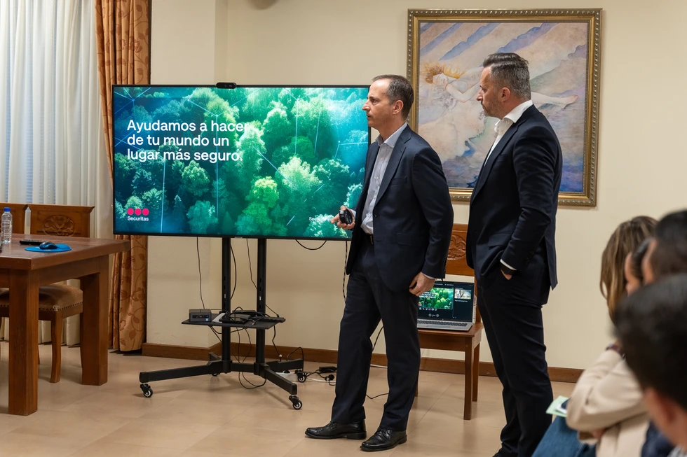 Canarias implanta un sistema pionero de detección precoz de incendios forestales / TVi