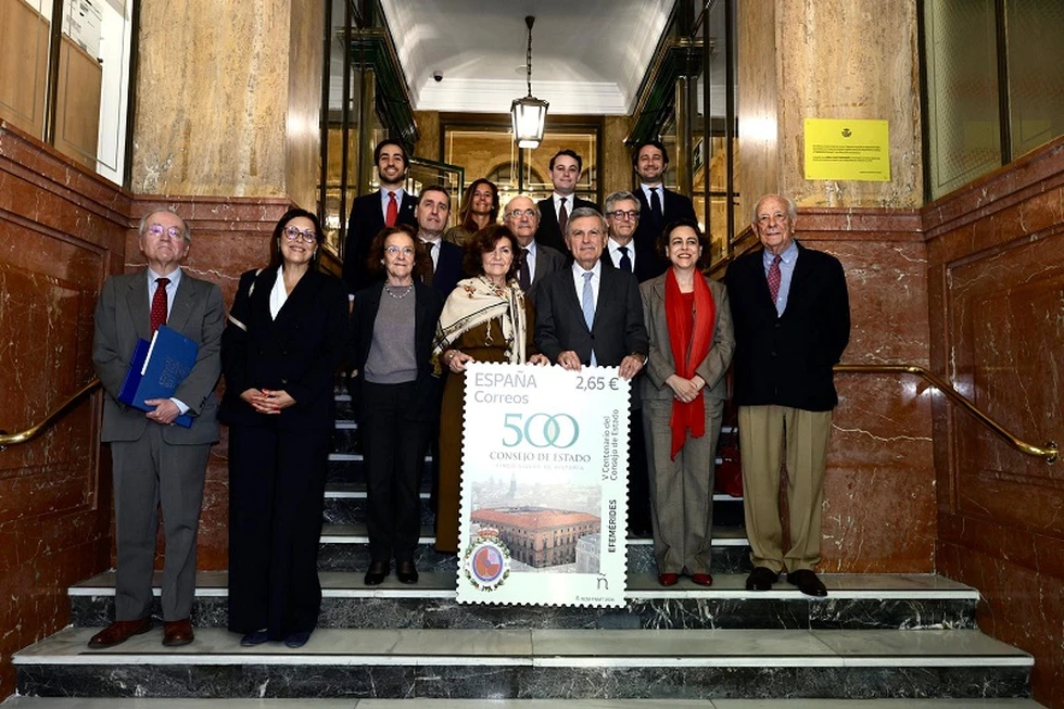 Correos presenta un sello que conmemora el V Centenario del Consejo de Estado