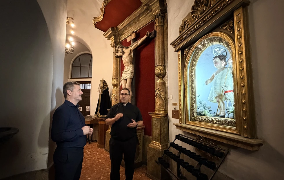 La iglesia de Santiago y San Juan Bautista reúne patrimonio artístico y atractivo turístico