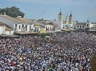 La Blanca Paloma regresa a su ermita tras una procesión de más de diez horas y miles de fieles