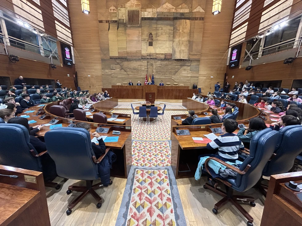 Alumnos de Madrid participan en el programa Diputados por un Día / TVi