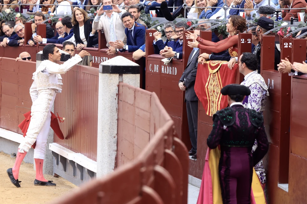 Isabel Díaz Ayuso, presidenta de la Comunidad de Madrid, asiste a la tradicional corrida de la Hispanidad que este año rinde homenaje a Ceuta