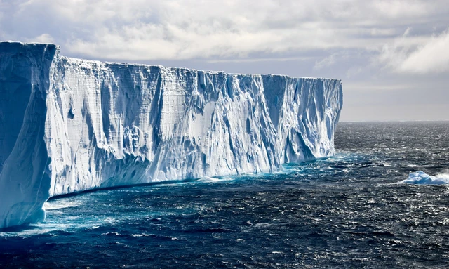 Antártida: Descubren gigantesca estructura geológica bajo el hielo