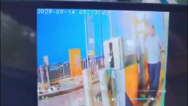 Camión arrasa una gasolinera