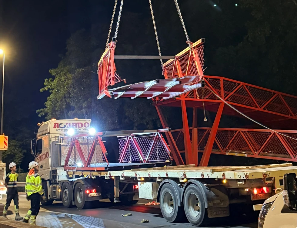 Reconstrucción de una pasarela peatonal de la carretera M-500 / Comunidad de Madrid
