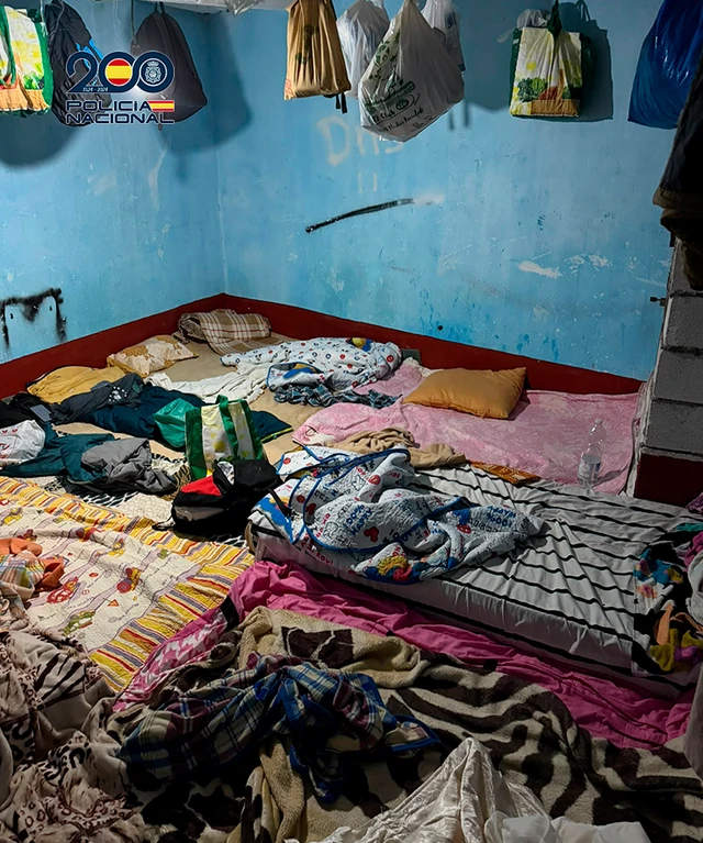 La Policía Nacional localiza a 74 inmigrantes en situación irregular en un inmueble de Ceuta
