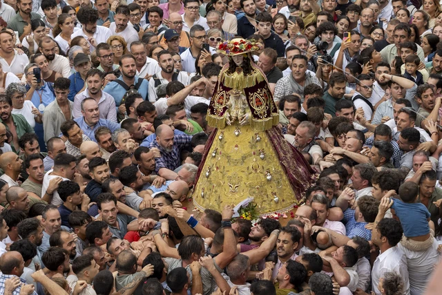 El Rocío 2026 reúne a 3.800.000 espectadores frente a las pantallas del Grupo Azahara