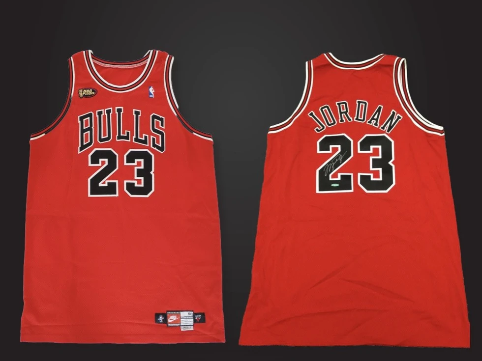 Una camiseta de Michael Jordan se subasta por 14 millones de dólares y se convierte en el artículo más caro de la historia del baloncesto