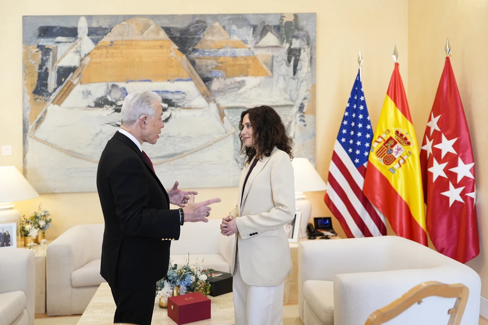 Isabel Díaz Ayuso se reúne en la Real Casa de Correos con el Embajador de EE.UU. en España  / Comunidad de Madrid