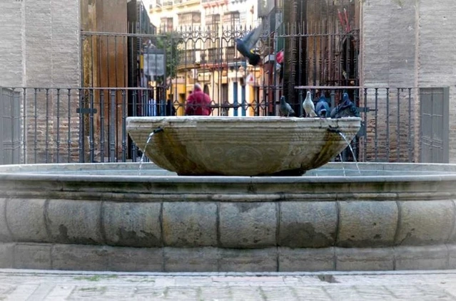 La historia oculta de la fuente de la Catedral de Sevilla