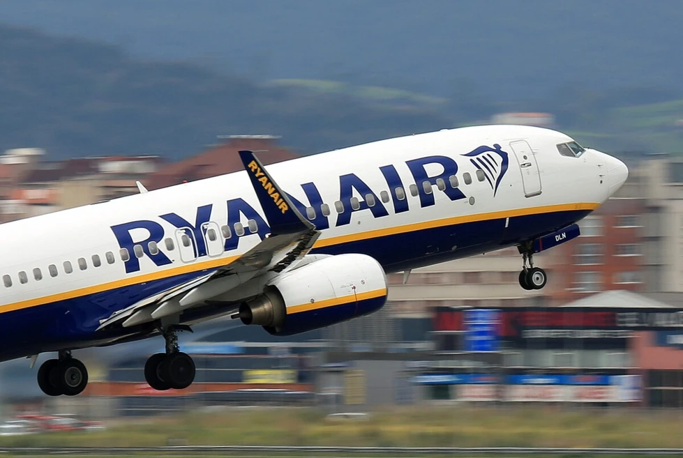 Ryanair castigará con multas a los pasajeros que sean expulsados de sus vuelos por mal comportamiento